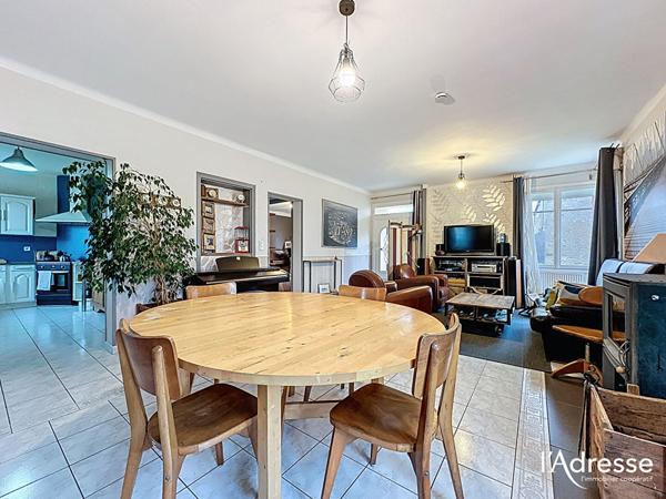 Maison COMMER de 140 m², cinq chambres.