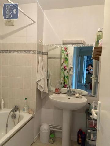 Appartement à louer 3 pièces 55.03m² Poitiers (86000)