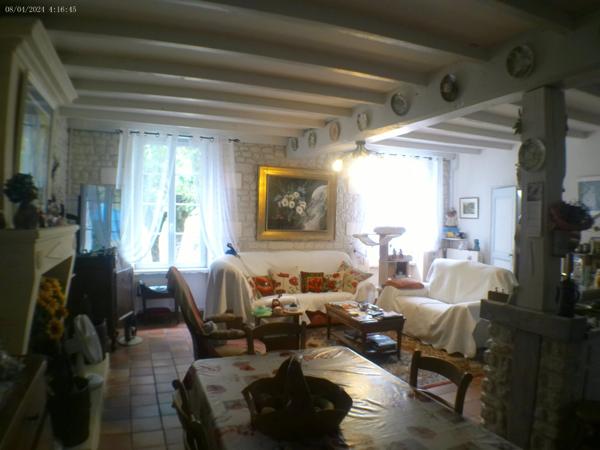 SEGONZAC A Vendre Maison en Pierre
