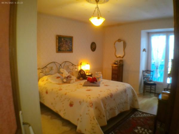 SEGONZAC A Vendre Maison en Pierre