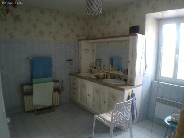 SEGONZAC A Vendre Maison en Pierre