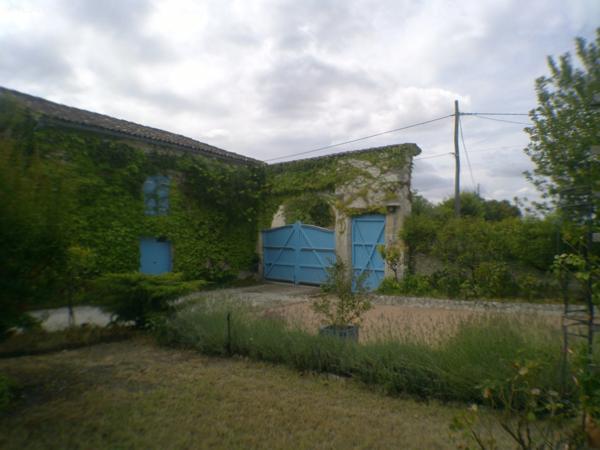 SEGONZAC A Vendre Maison en Pierre
