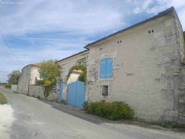 SEGONZAC A Vendre Maison en Pierre