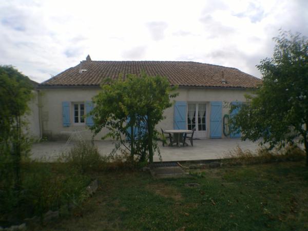SEGONZAC A Vendre Maison en Pierre