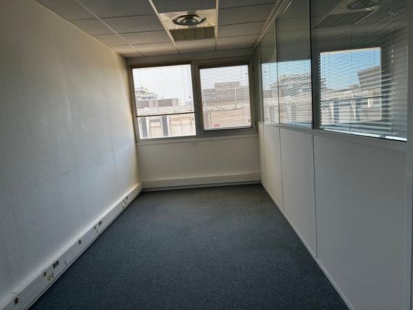Bureaux à louer à Bordeaux lumineux et aménagés