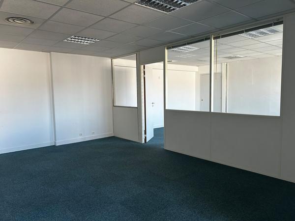 Bureaux à louer à Bordeaux lumineux et aménagés