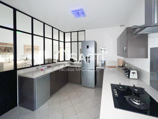 Maison contemporaine 5 pièces 145 m2 environnement naturel