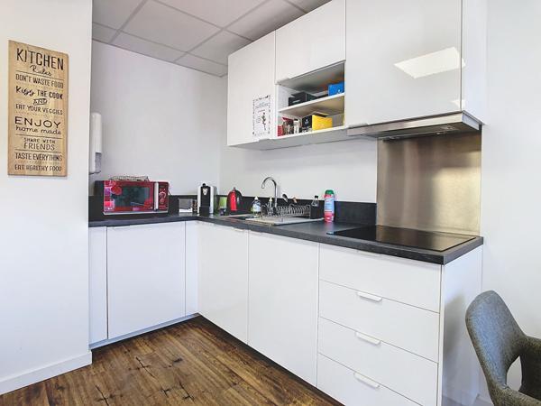 LOCAL COMMERCIAL- LOUÉ Muret 7 pièce(s) 149.75 m2