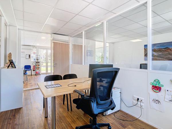 LOCAL COMMERCIAL- LOUÉ Muret 7 pièce(s) 149.75 m2