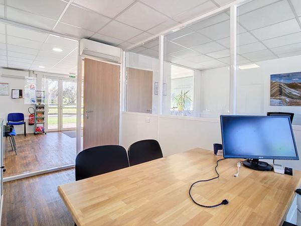 LOCAL COMMERCIAL- LOUÉ Muret 7 pièce(s) 149.75 m2