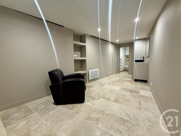 à vendre  19 m2 FONTAINEBLEAU - 77