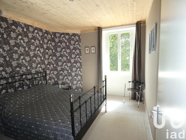 Maison à vendre 9 pièces 203 m² Auzelles