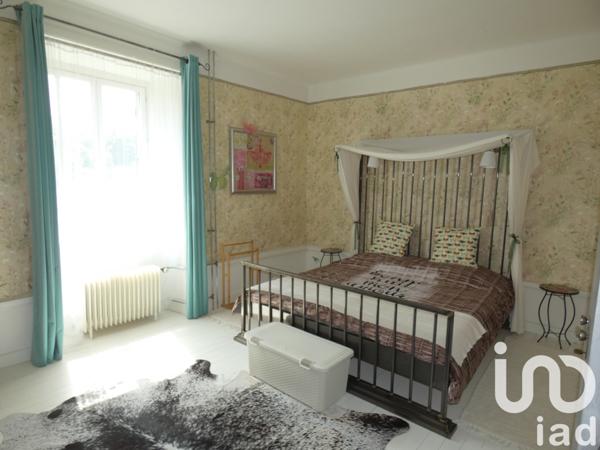 Maison à vendre 9 pièces 203 m² Auzelles