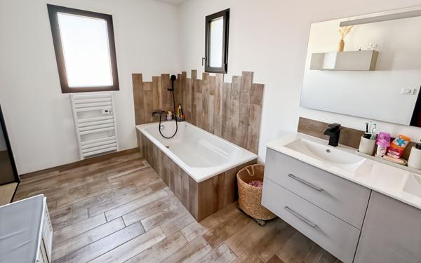 Maison à vendre    6 pièces •  La Jarrie