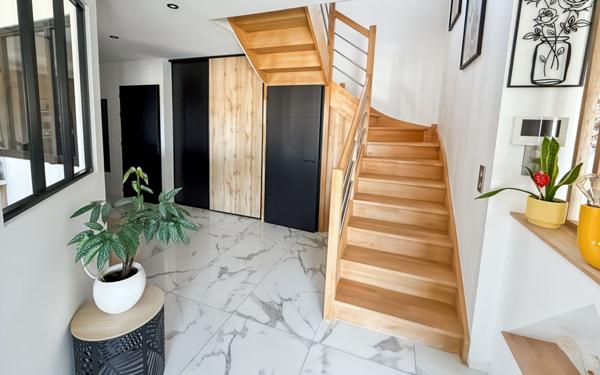 Maison à vendre    6 pièces •  La Jarrie