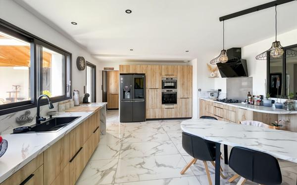 Maison à vendre    6 pièces •  La Jarrie