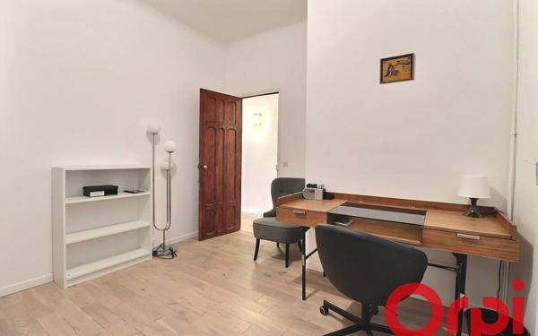 Appartement à vendre    3 pièces •  Marseille 7