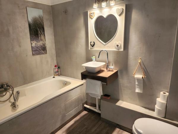 LOCATION MAISON MEUBLEE - GARAGE - TERRASSE - PROCHE TOUTES COMMODITES