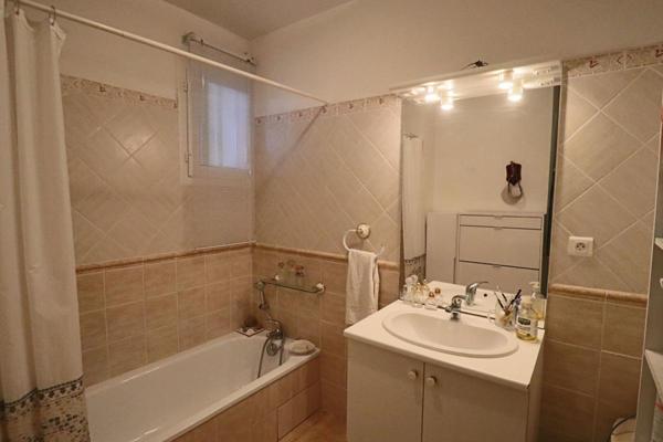 Appartement Villeneuve Les Avignon 2 pièce(s) 55 m2