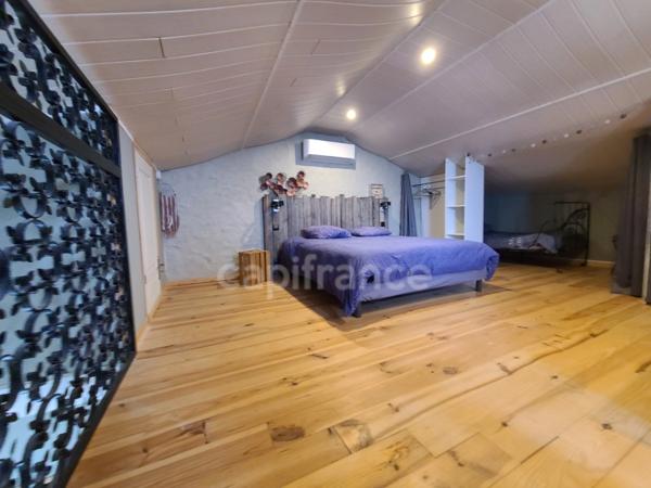 Maison charentaise LA BROUSSE proche Matha (17)