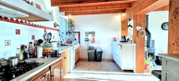 Maison charentaise LA BROUSSE proche Matha (17)