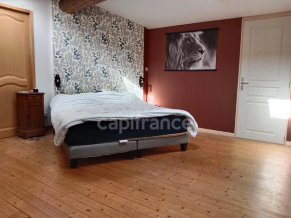 Maison charentaise LA BROUSSE proche Matha (17)