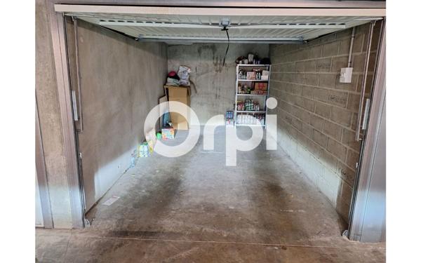 Stationnement à vendre    Bron