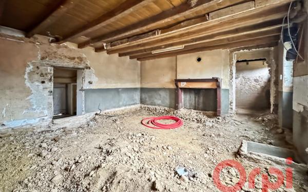 Maison à vendre    2 pièces • 78 m2 Ainay-le-Château