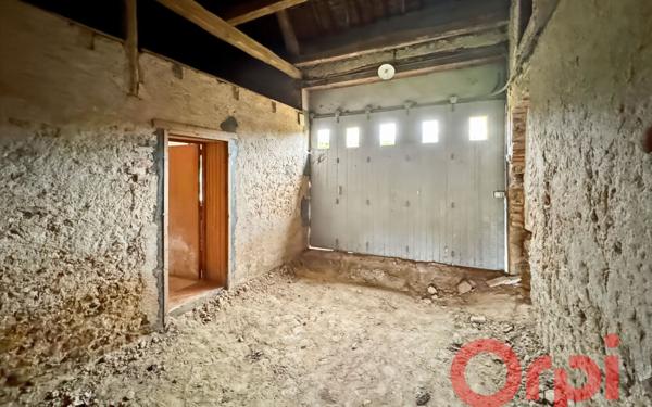 Maison à vendre    2 pièces • 78 m2 Ainay-le-Château