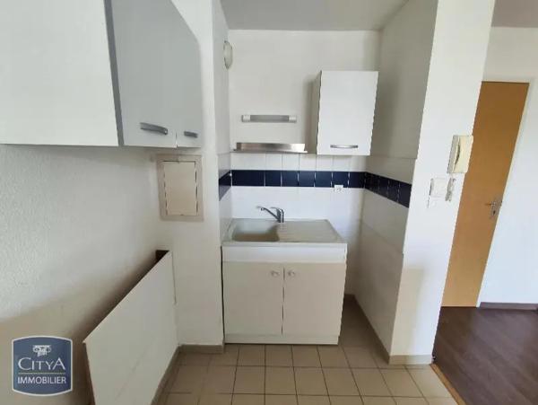 Appartement à louer 2 pièces 29.98m² Tours (37200)