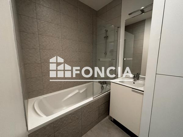 Location Appartement 3 pièces 74.17 m² - 8 RUE DU CYGNE Tours 37000