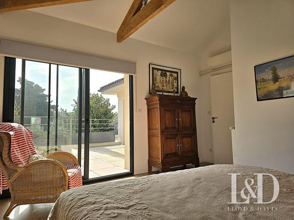 NOUVEAUTE - Bouscat centre -  Elégante contemporaine en pierre avec jardin et garage