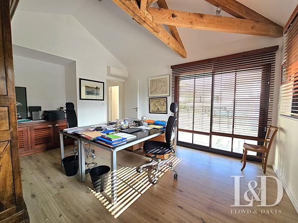 NOUVEAUTE - Bouscat centre -  Elégante contemporaine en pierre avec jardin et garage