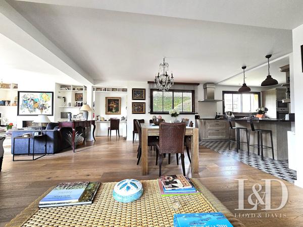 NOUVEAUTE - Bouscat centre -  Elégante contemporaine en pierre avec jardin et garage