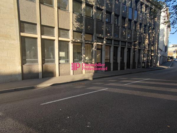 BUREAUX - 102 M2 - QUIMPER CENTRE