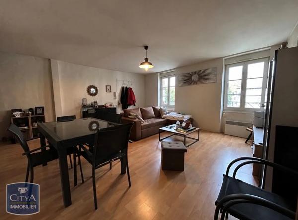 Appartement à louer 5 pièces 88m² Alençon (61000)