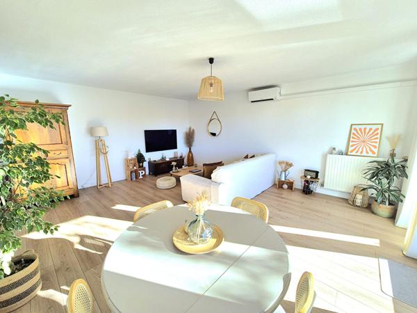 BRUGES- Grand deux pièces - 65.m2 - 1 chambre - Etat impeccable - Terrasse - Parking