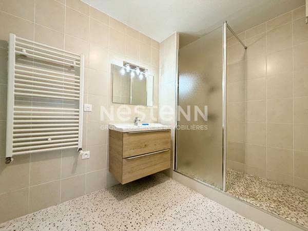 BRUGES- Grand deux pièces - 65.m2 - 1 chambre - Etat impeccable - Terrasse - Parking