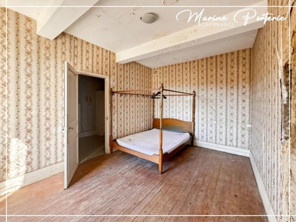 Bâtisse de caractère à colombages – 420 m² – terrain 1 350 m² – cœur de bastide MASSEUBE