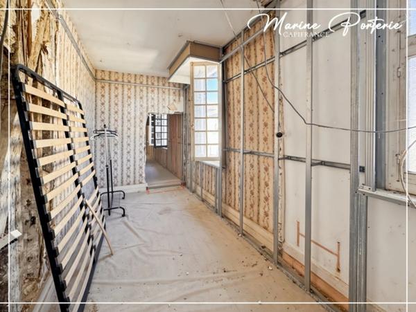 Bâtisse de caractère à colombages – 420 m² – terrain 1 350 m² – cœur de bastide MASSEUBE