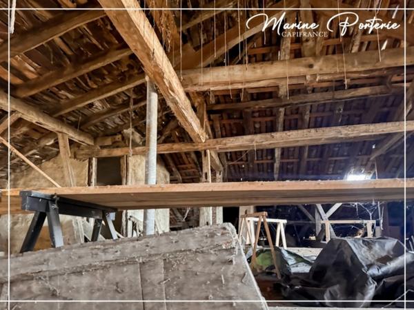 Bâtisse de caractère à colombages – 420 m² – terrain 1 350 m² – cœur de bastide MASSEUBE