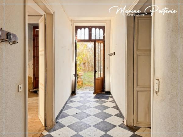 Bâtisse de caractère à colombages – 420 m² – terrain 1 350 m² – cœur de bastide MASSEUBE