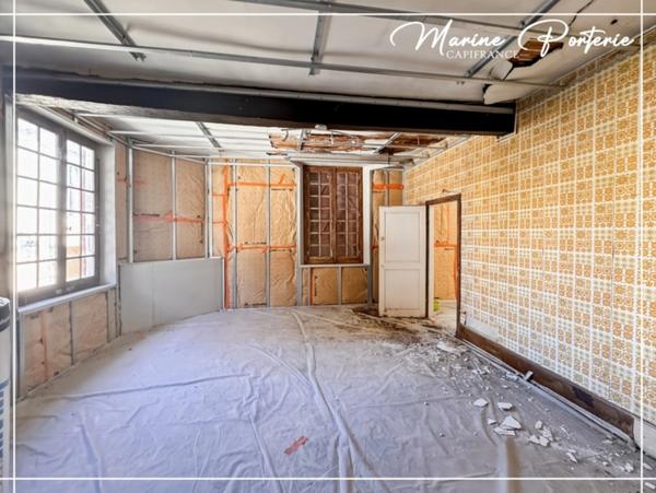 Bâtisse de caractère à colombages – 420 m² – terrain 1 350 m² – cœur de bastide MASSEUBE