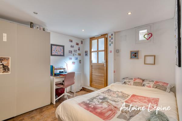 Maison
         6 pièces
        - 152 m² Exclusivité 315 000 € *