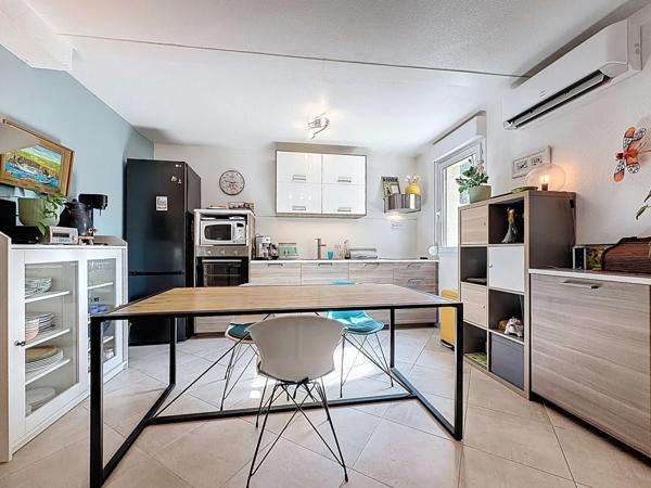 SAINT JEAN DE VEDAS (34) - Appartement T2 - 52,20 m2 - Rez de jardin avec terrasse couverte et jardinet - Climatisé - Parking