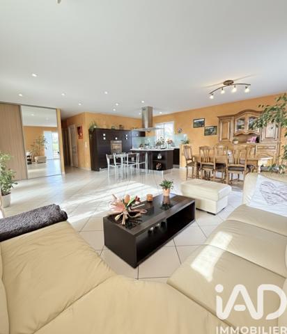 Maison à vendre 6 pièces 138 m² Alleuze