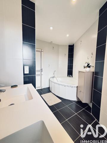 Maison à vendre 6 pièces 138 m² Alleuze