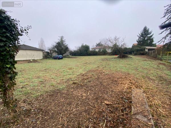 Terrain à Batir à vendre à La Crèche dans les Deux-Sèvres (79260), ref : 79066-1091823