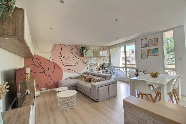 Appartement 4 pièces d'exception à vendre au coeur du vieux Massy  avec loggia, parkings et cave