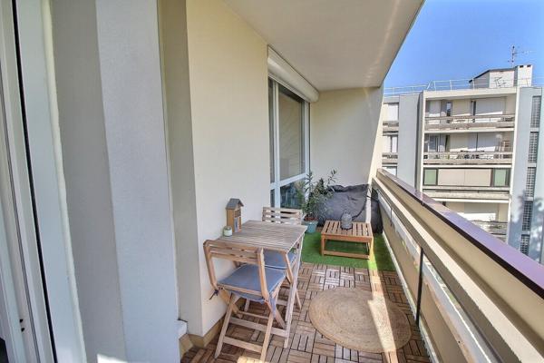 Appartement 4 pièces d'exception à vendre au coeur du vieux Massy  avec loggia, parkings et cave